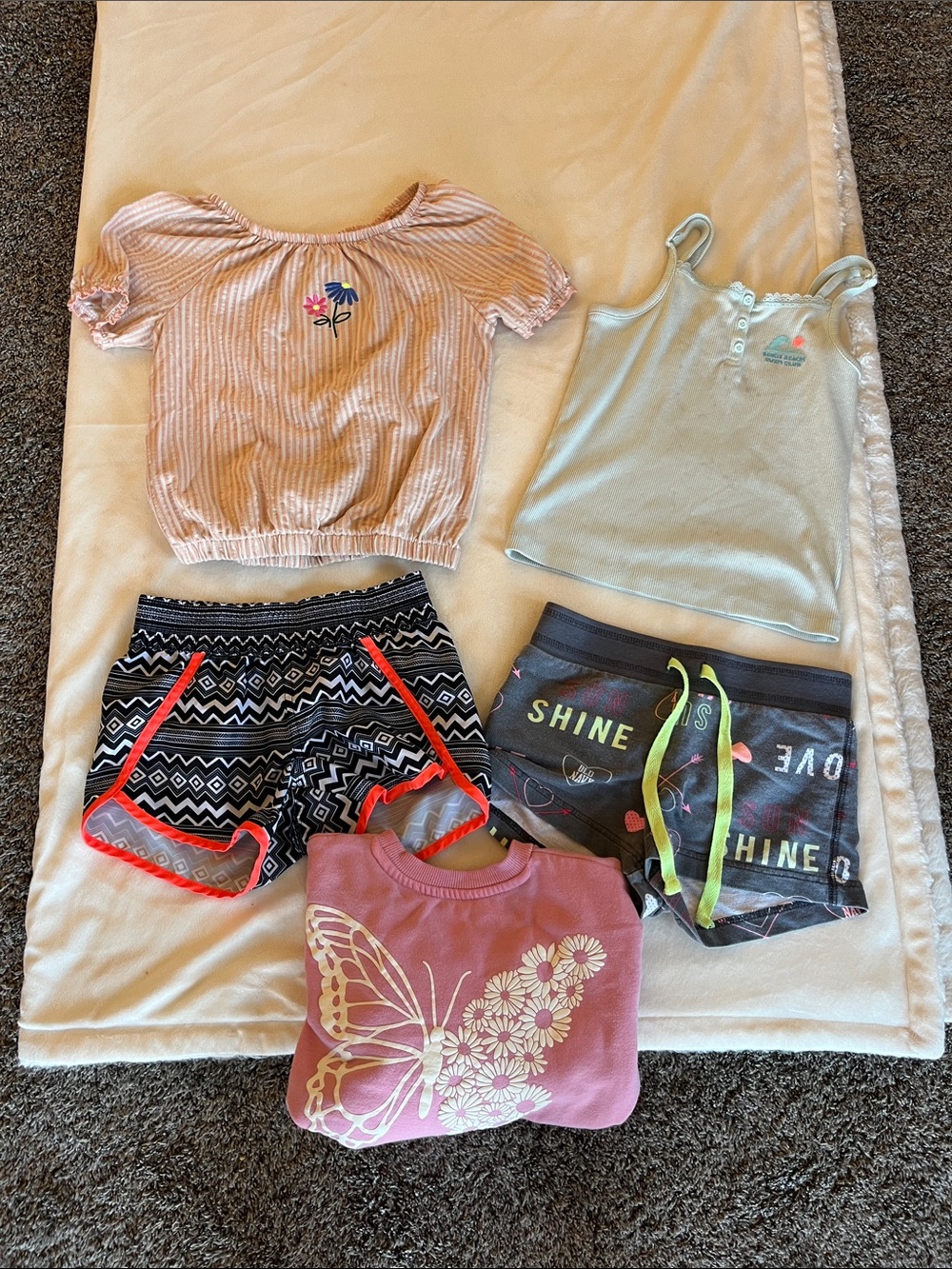 Little girls summer clothing bundle size 6/7